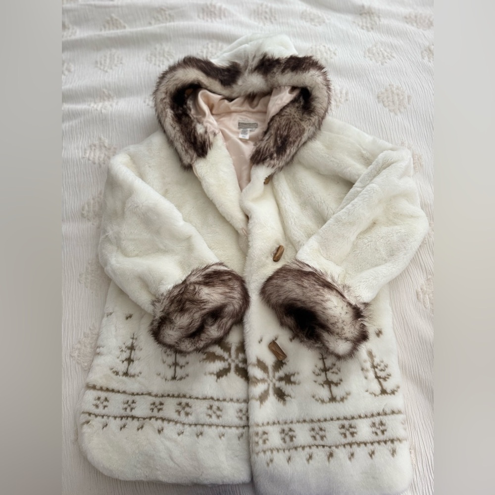 Coldwater Creek False Fur Coat 100% Polyester Lining